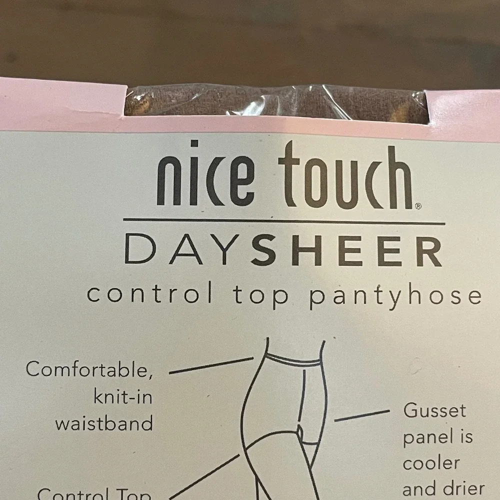 Hug Alon Nice Touch Daysheer Control Top Pantyhose Reinforce Toe Soft Taupe sz E